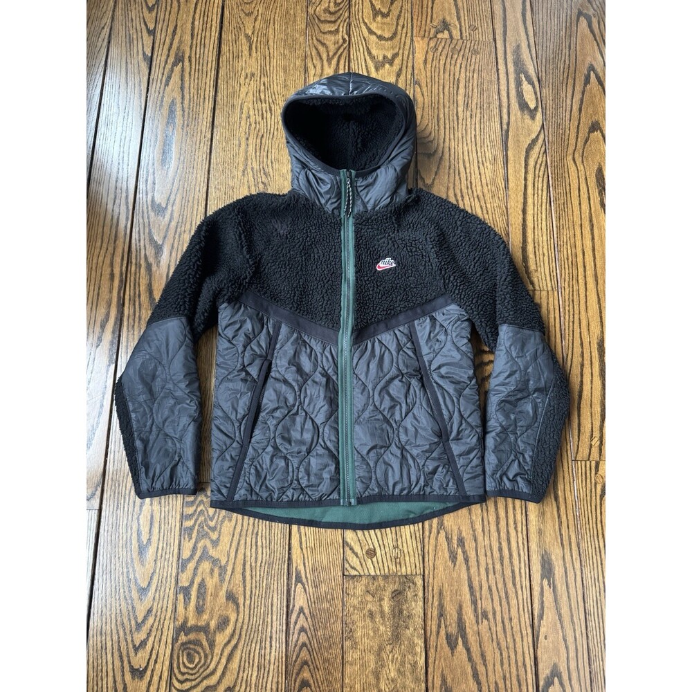Nike Sportswear Heritage Insulated Men’s Jacket Size Medium, Black & Green